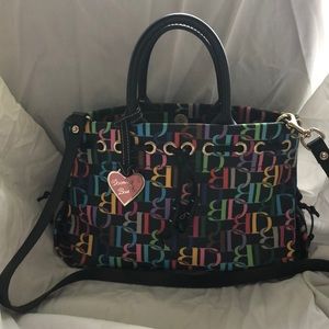 Adorable Dooney satchel